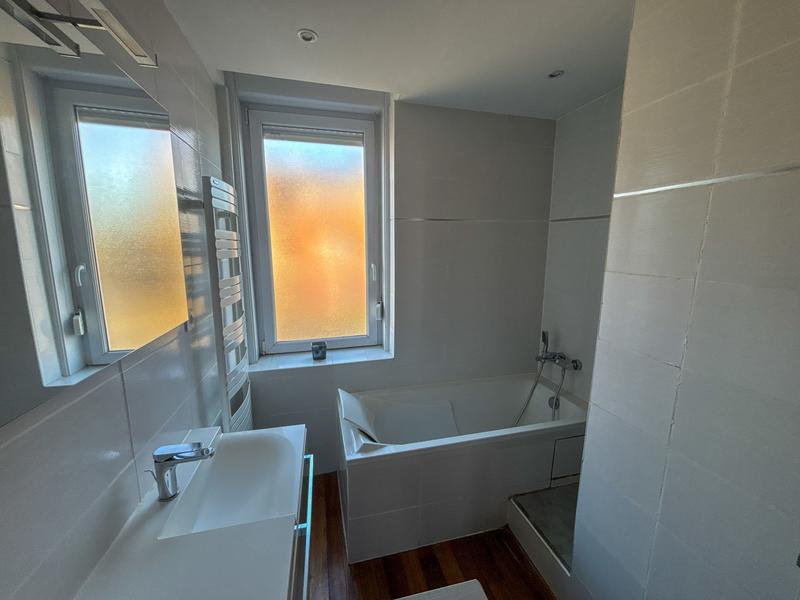 Maison - 210 m² - 6 pièces