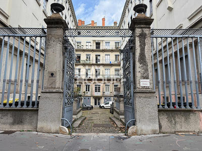 Appartement - 100 m² - 5 pièces