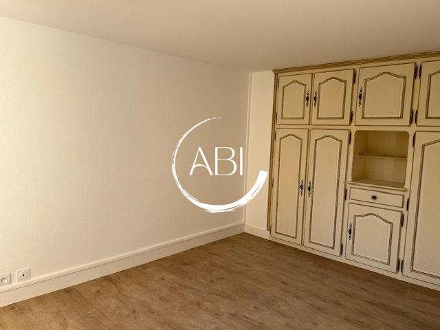 Appartement - 94 m² - 5 pièces