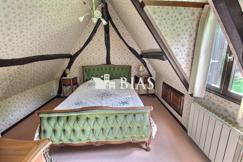 Maison - 210 m² - 11 pièces