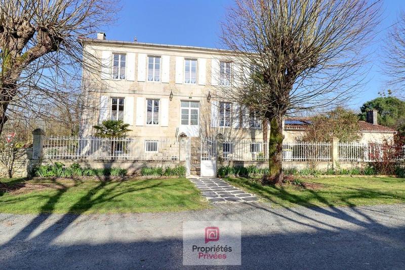 Propriété - 265 m² - 8 pièces