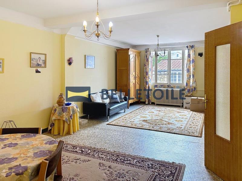 Pavillon - 238 m² - 6 pièces