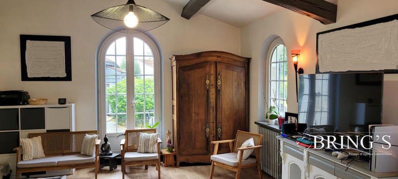 Maison - 250 m² - 9 pièces