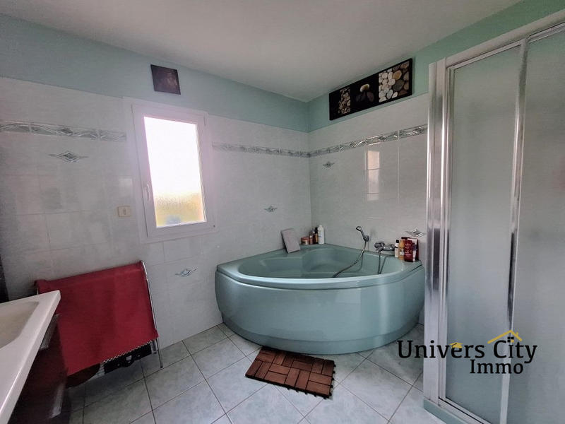 Maison - 178 m² - 8 pièces