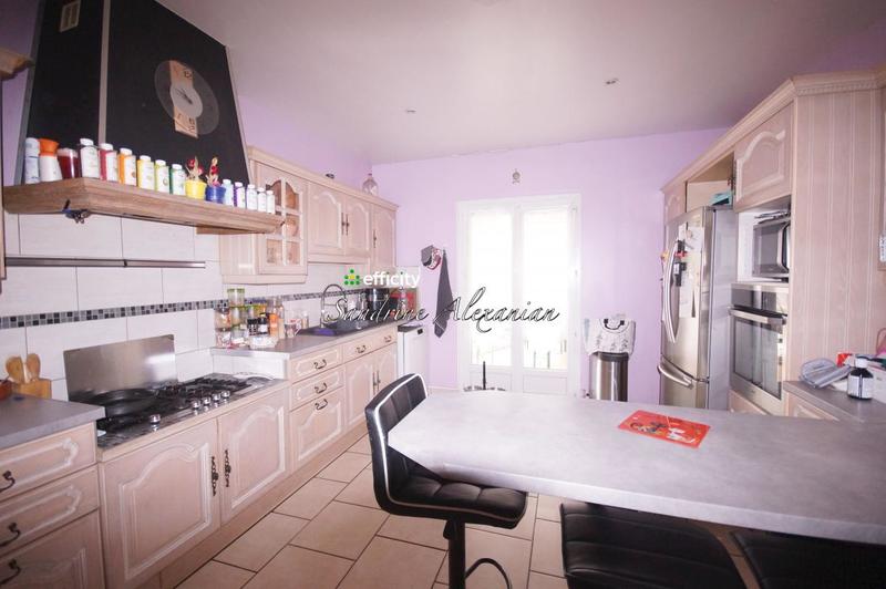 Pavillon - 210 m² - 5 pièces