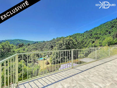 Maison - 225 m² - 11 pièces