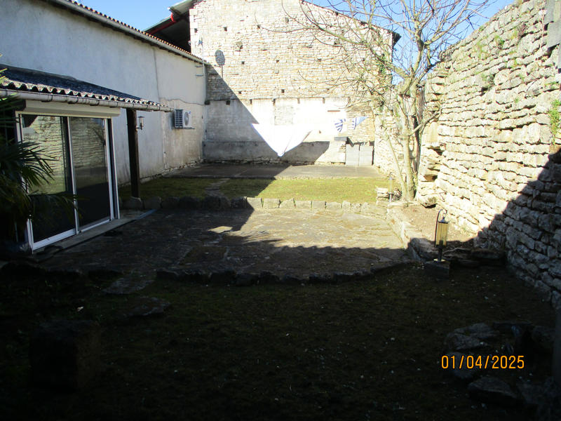 Maison - 200 m² - 7 pièces