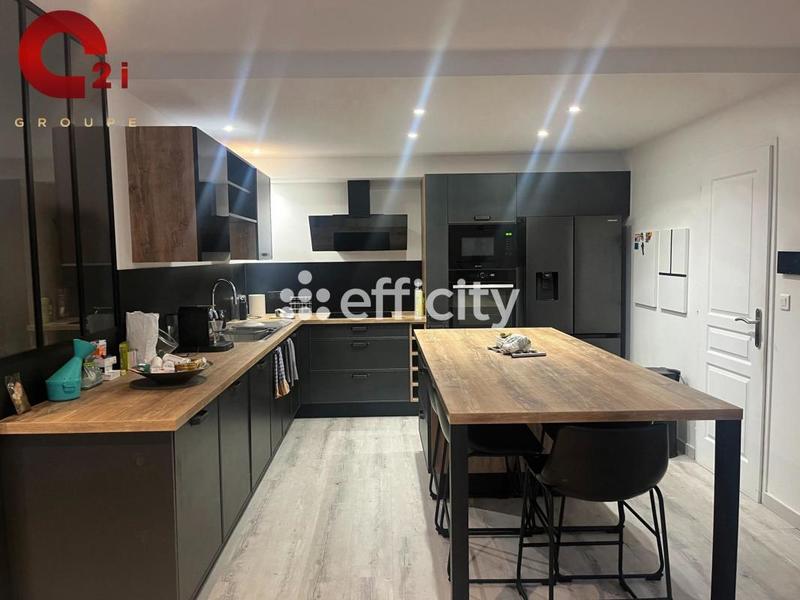 Maison - 203 m² - 7 pièces