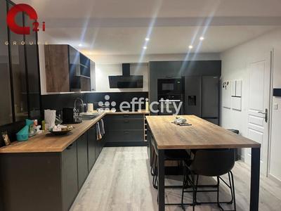 Maison - 203 m² - 7 pièces