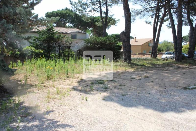 Terrain constructible - 1 203 m²