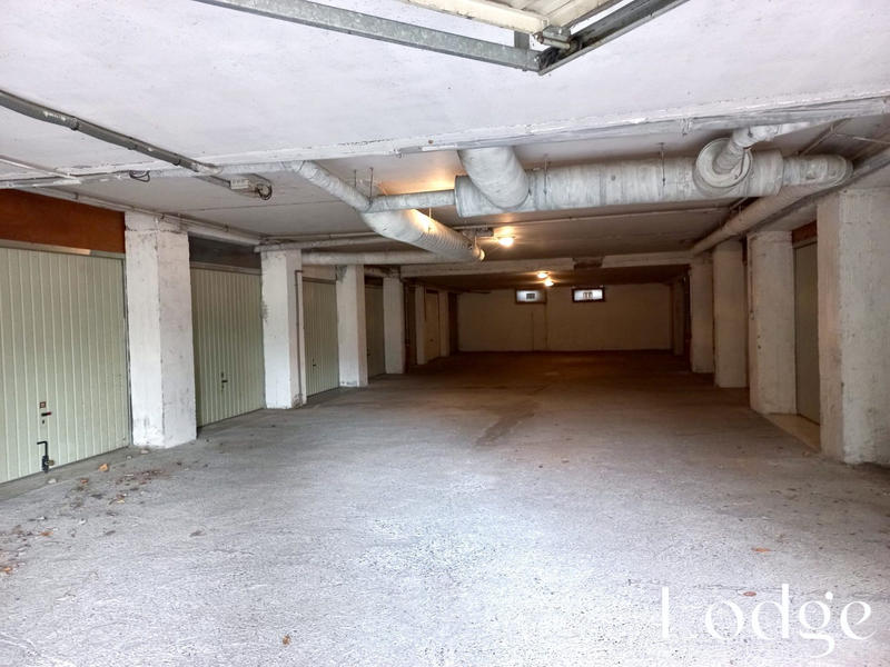 Parking / Garage - 14 m²