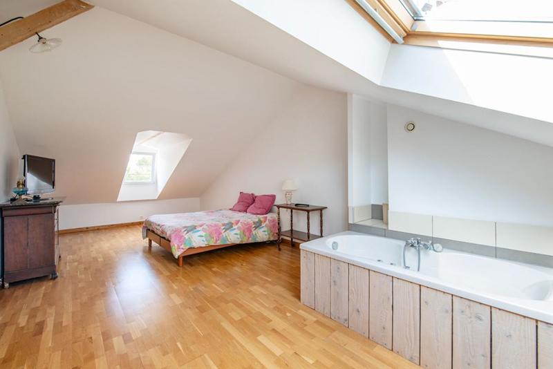 Maison - 220 m² - 6 pièces