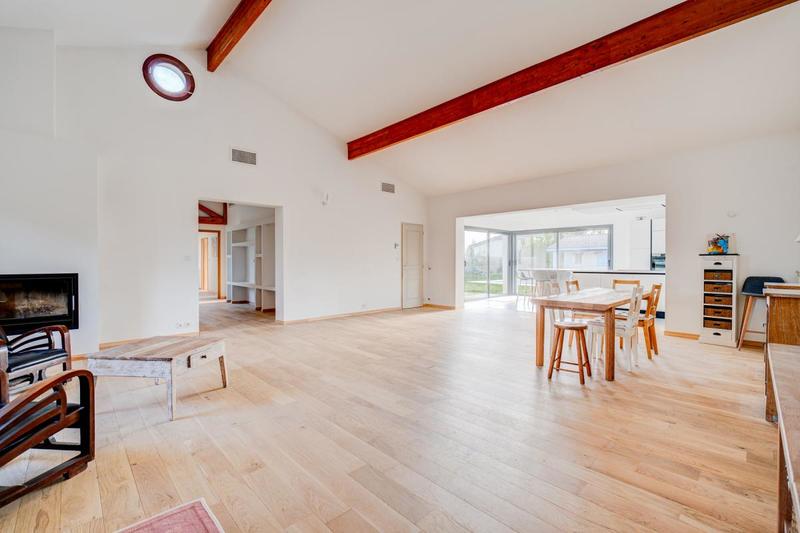 Maison - 212 m² - 7 pièces