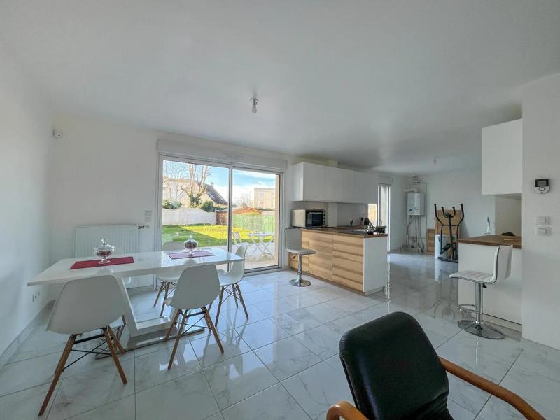 Maison - 110 m² - 8 pièces