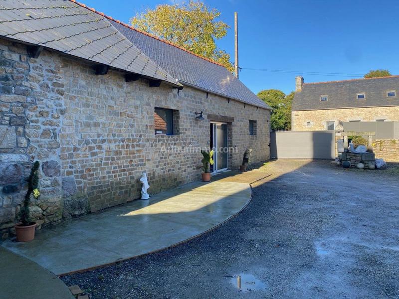 Maison - 330 m² - 10 pièces