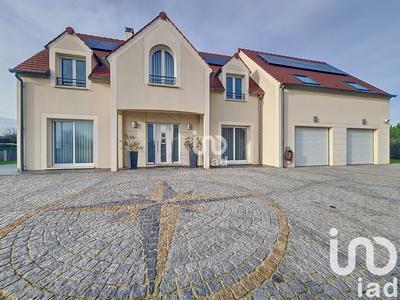 Maison - 240 m² - 8 pièces