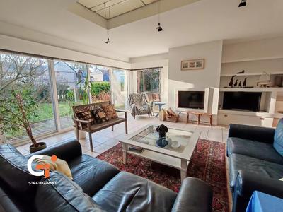 Maison - 180 m² - 7 pièces