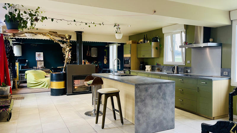 Maison - 201 m² - 6 pièces