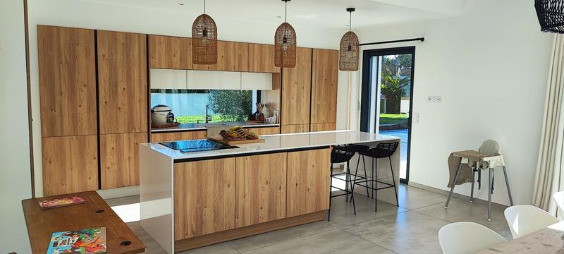 Maison - 220 m² - 5 pièces