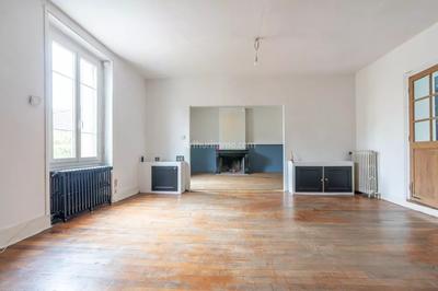 Maison - 223 m² - 8 pièces
