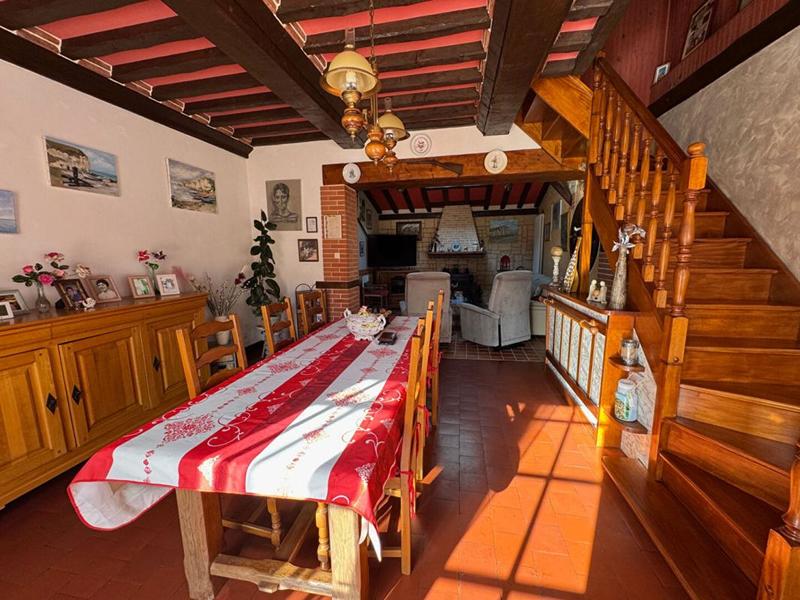 Maison - 166 m² - 7 pièces