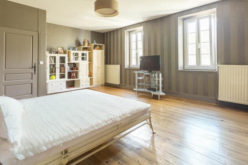 Maison - 422 m² - 9 pièces