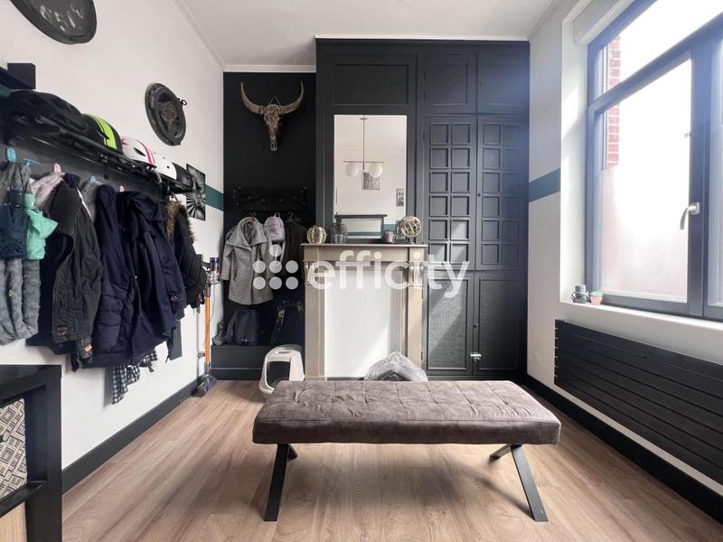 Maison - 247 m² - 10 pièces