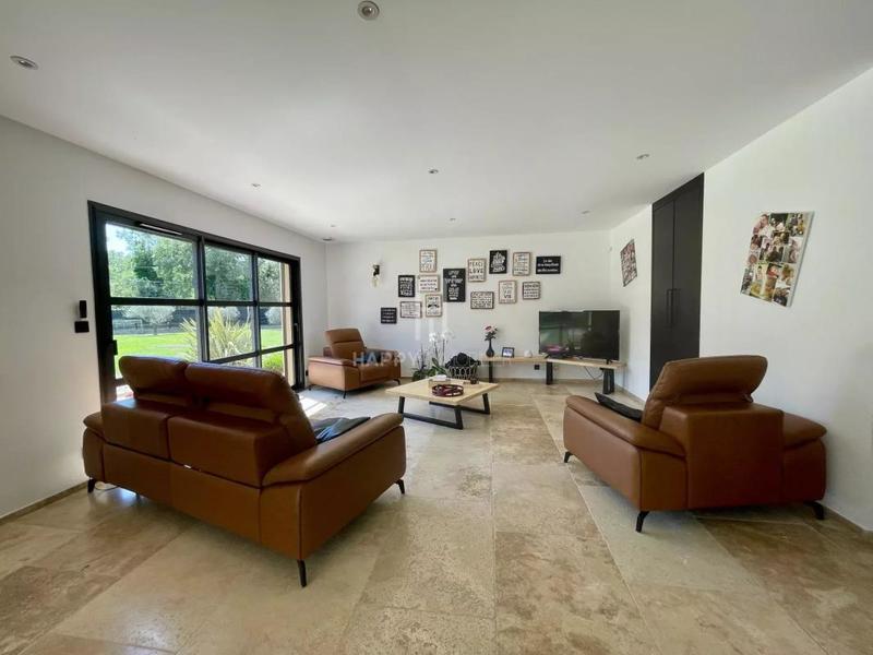 Villa - 195 m² - 6 pièces