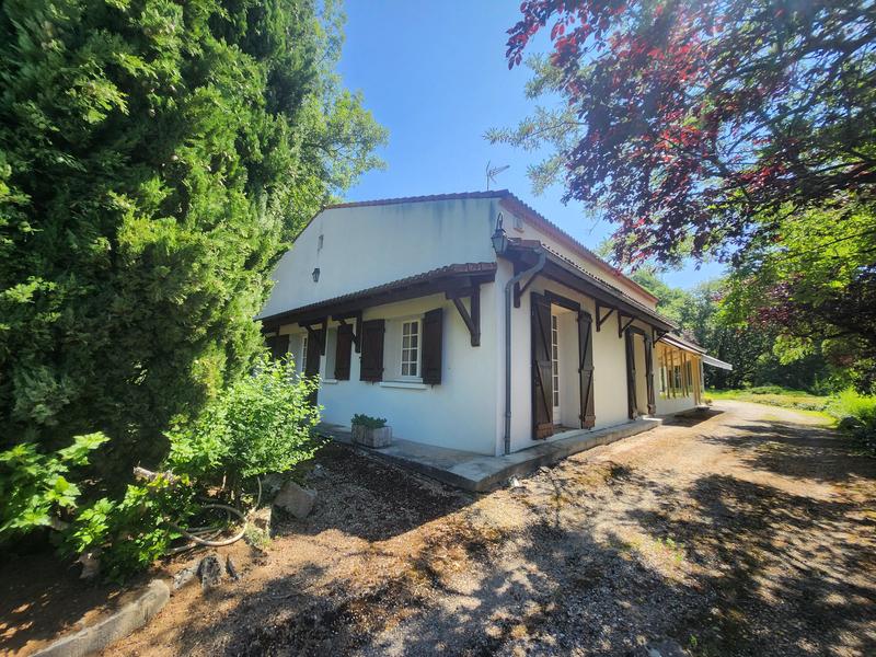 Maison - 230 m² - 10 pièces