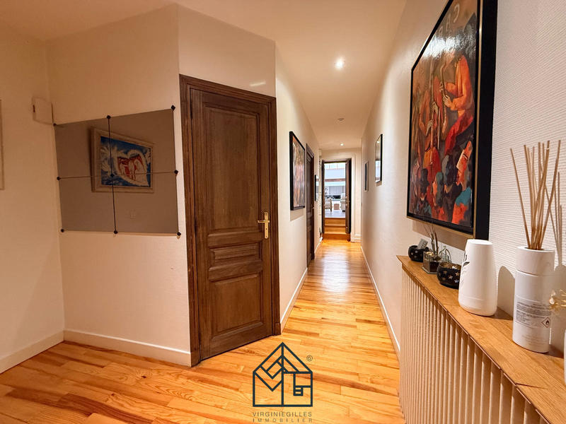 Maison - 361 m² - 10 pièces