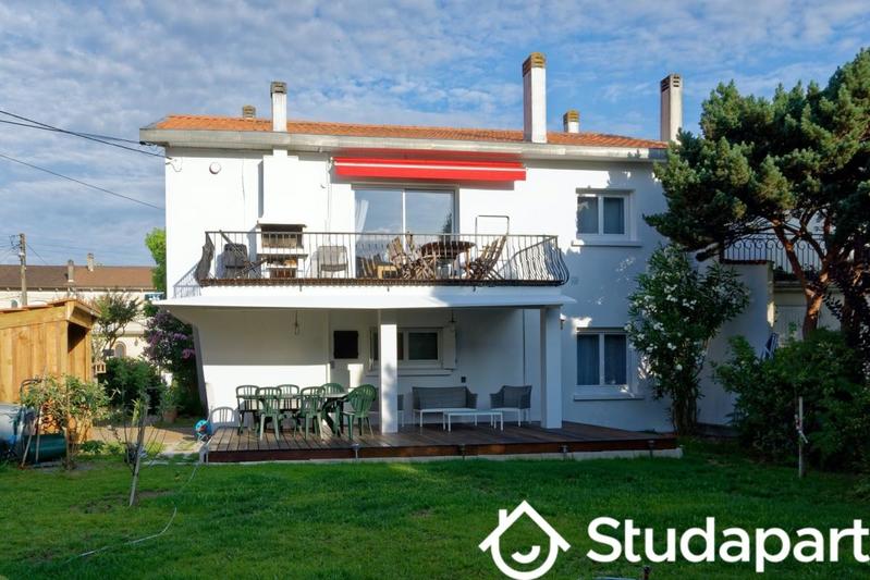 Chambre - 13 m² - 1 pièce