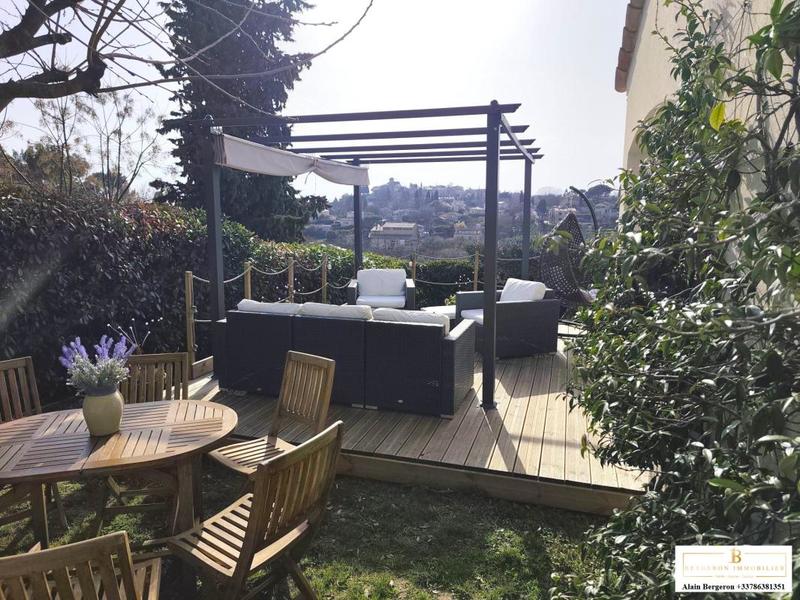 Villa - 196 m² - 5 pièces