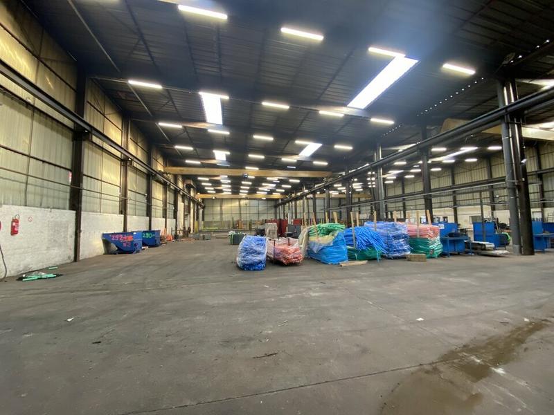 Local d'activité / Entrepôt - 3 150 m²