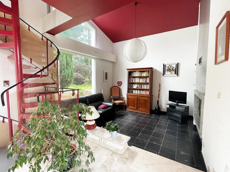 Villa - 213 m² - 6 pièces