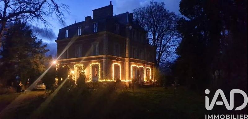 Maison - 600 m² - 14 pièces