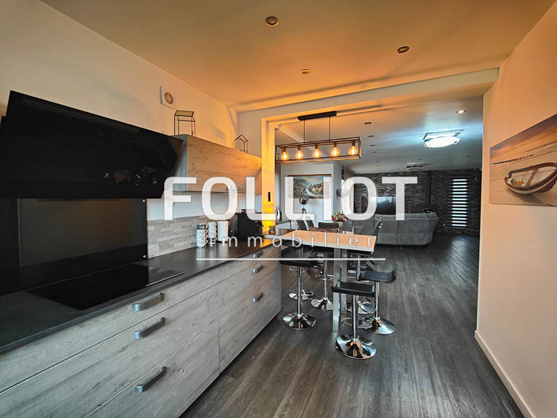 Maison - 203 m² - 6 pièces