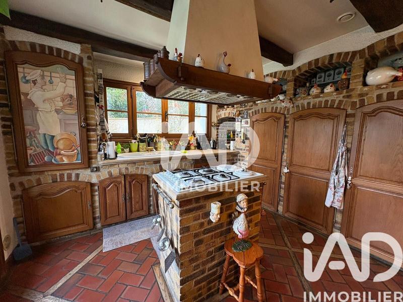 Maison - 239 m² - 7 pièces