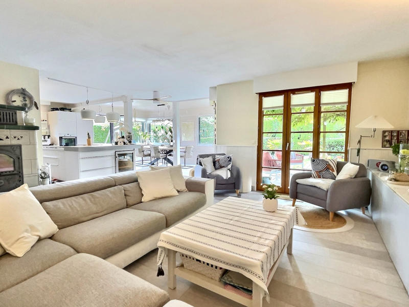 Maison - 180 m² - 6 pièces