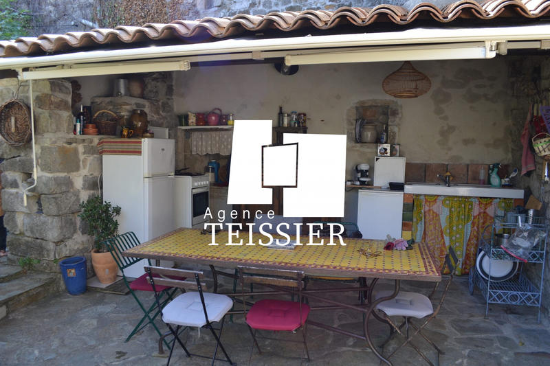 Maison - 104 m² - 6 pièces