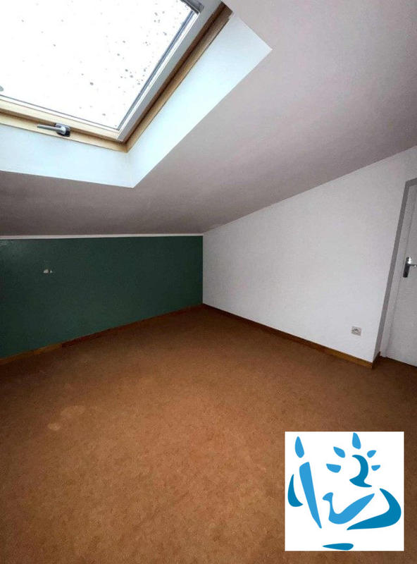 Maison - 265 m² - 18 pièces