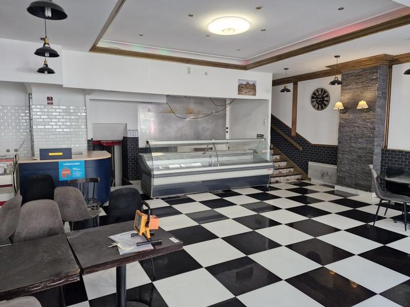 Local commercial - 200 m²