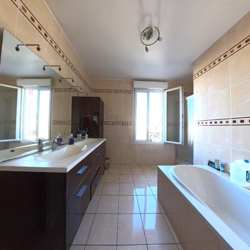 Maison - 145 m² - 7 pièces