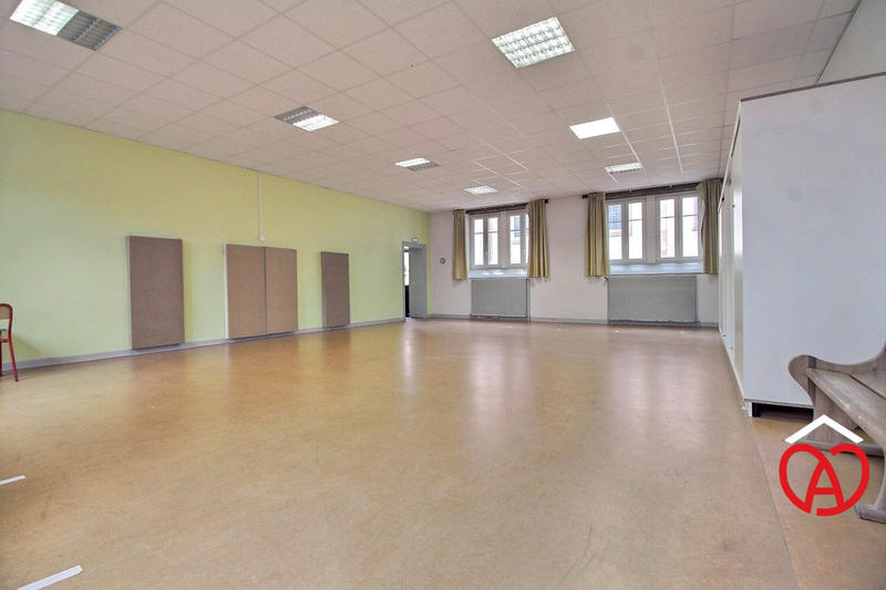 Maison - 343 m² - 10 pièces