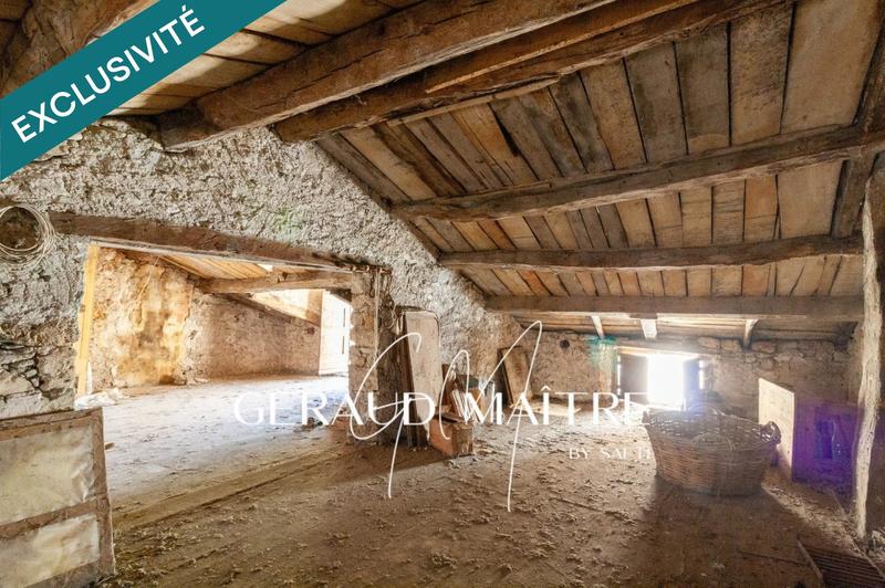 Maison - 101 m² - 8 pièces