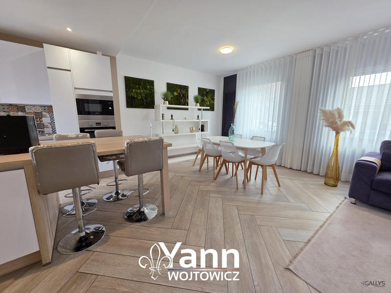 Maison - 98 m² - 5 pièces