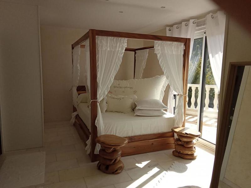 Maison - 228 m² - 7 pièces