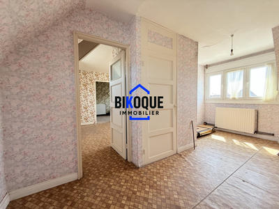 Maison - 87 m² - 5 pièces
