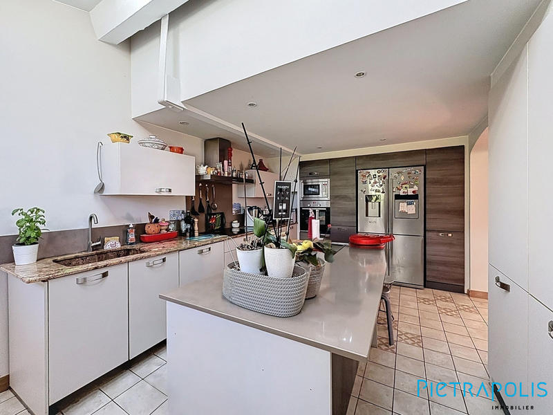 Villa - 287 m² - 8 pièces