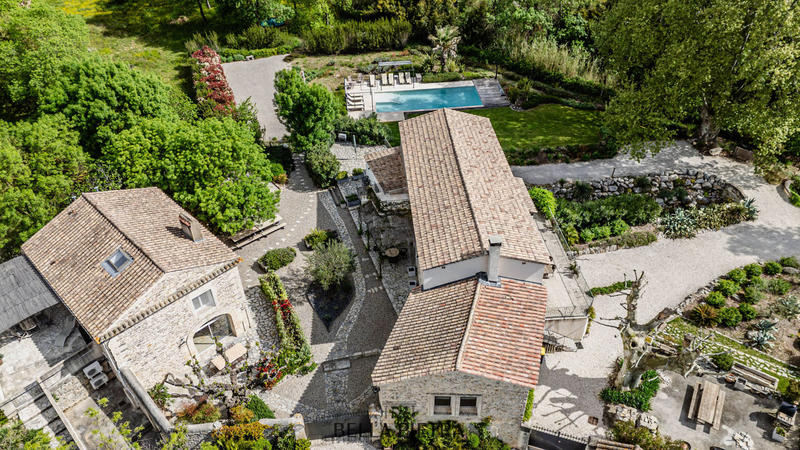 Moulin - 363 m² - 12 pièces