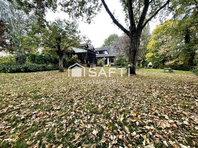 Maison - 266 m² - 7 pièces